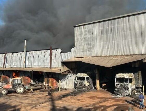 fogo-causa-destruicao-em-galpao-de-armazenagem-de-amendoim