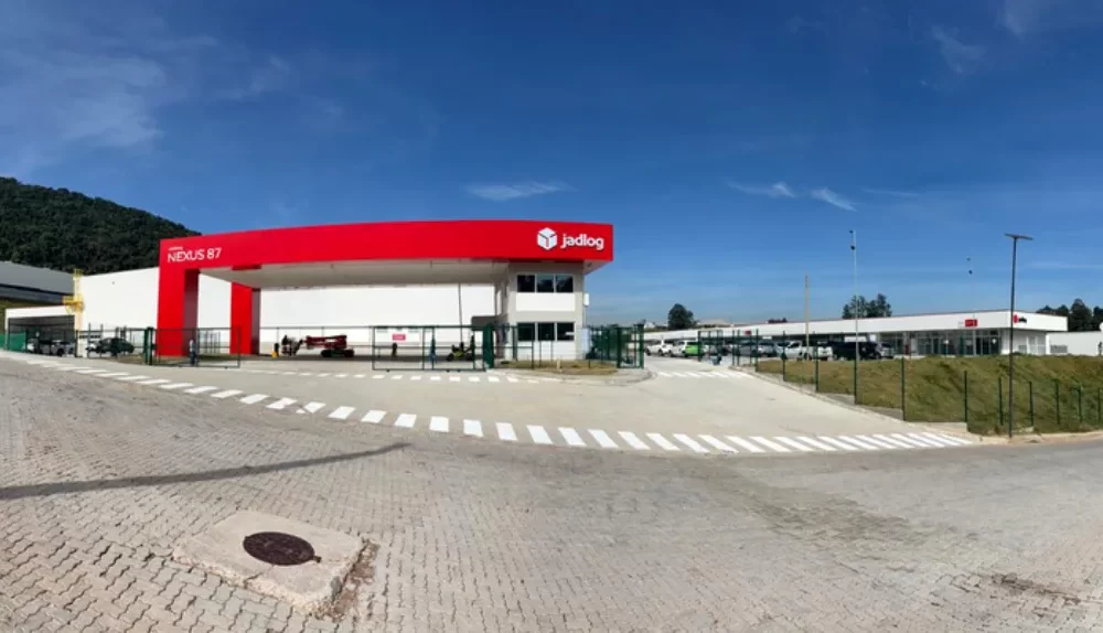 jadlog-inaugura-hub-logistico-com-ia-e-automacao-em-sao-paulo