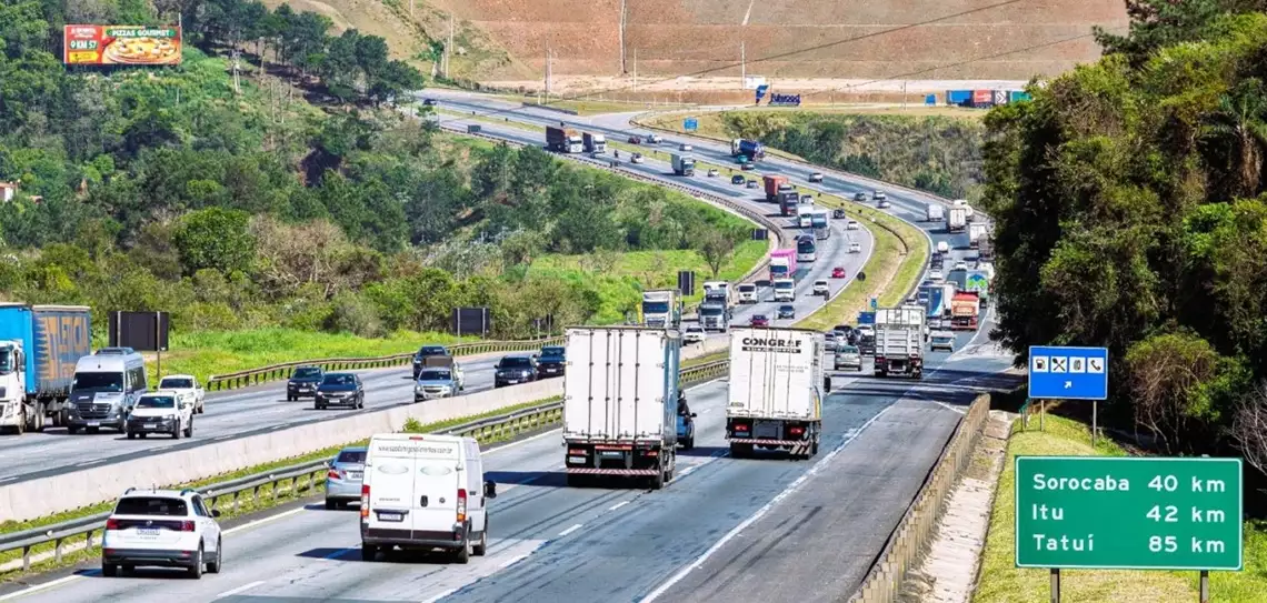 fluxo-total-de-veiculos-em-estradas-pedagiadas-caiu-1%-em-maio,-mostra-abcr